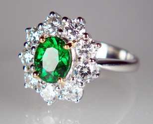 Tsavorite & diamond cluster ring