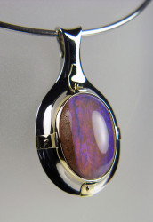 Wood opal pendant in palladium & 18ct yellow gold