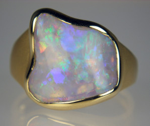 Australian crystal shell opal set in 18ct yellow gold ring