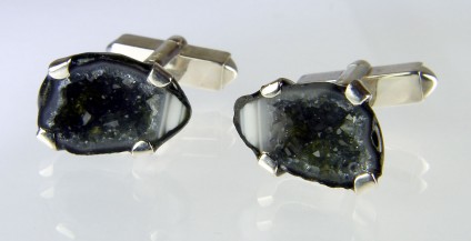 Agate geode cufflinks in silver  - Pair of miniature agate geodes from Mexico set as cufflinks in silver