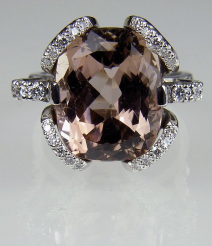 Tourmaline & Diamond Ring in 18ct white gold - Ring of pinkish brown tourmaline, 9.87ct, set with 0.54ct white diamonds in 18 carat white gold.  Centre stone 15 x 13mm.
