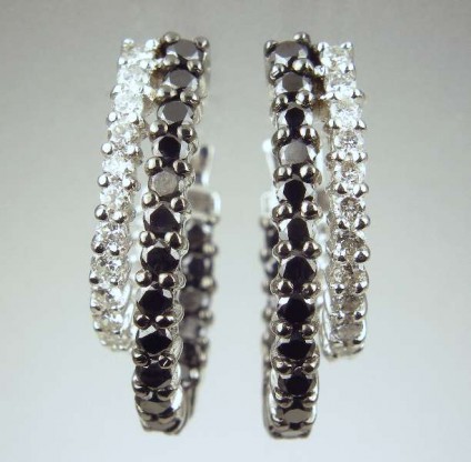 Black & white diamond earrings - 1.5ct of black and white diamonds set in 18ct white gold