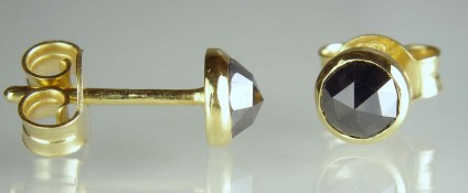 Black diamond stud earrings in yellow gold - 0.82ct pair of rose cut black diamonds set in 18ct yellow gold mounts