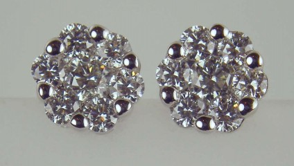 Diamond cluster earstuds - 0.50ct diamond cluster studs in 18ct white gold. Screw fittings. Diamonds G colour SI1 clarity