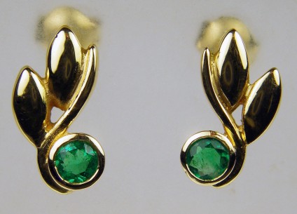 Colombian emerald drop earrings in 18ct yellow gold - Dainty and pretty earrings in 18ct yellow gold and set with Colombian emerald rounds 