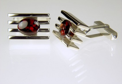 Garnet cufflinks in silver - Garnet cufflinks in silver. 18 x 12mm.
