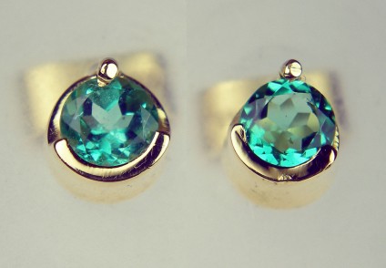 Round emerald earstuds in 14ct yellow gold - 0.50ct round cut Colombian emerald pair in 14ct yellow gold