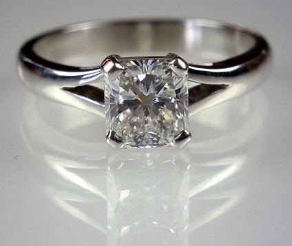 Diamond Ring in Platinum - 1.03ct radiant cut diamond F/VVS set in platinum.