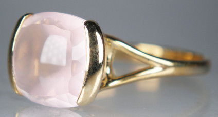 Cabochon cushion cut rose quartz ring in 9ct yellow gold - 10mm square cushion cut cabochon rose quartz set in 9ct yellow gold ring