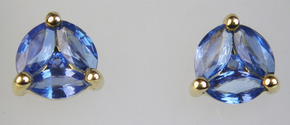 Sapphire earstuds in 9ct yellow gold - Pretty pale blue earstuds set with marquise and round cut sapphires mounted in 9ct yellow gold