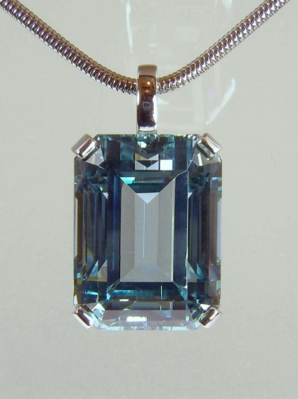 Aquamarine pendant - 26.22ct unheated aquamarine emerald cut set in 18ct white gold