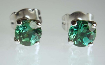 Sea green tourmaline earstuds in 18ct white gold - Beautiful sea green 5.5mm tourmaline rounds set as stud earrings in 18ct white gold