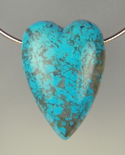 Kingman mine turquoise heart - Arizona turquoise heart from the Kingman mine, carved by David Horste, and suspended from a rose gold plated silver cable. The heart measures 42 x 30 x 17.8mm. Unique, beautiful, handmade.
