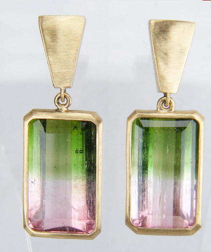 Watermelon tourmaline eardrops in 18ct yellow gold - Watermelon tourmaline pair from Brazil, weighing 7.88ct and rubover set in 18ct yellow gold eardrops